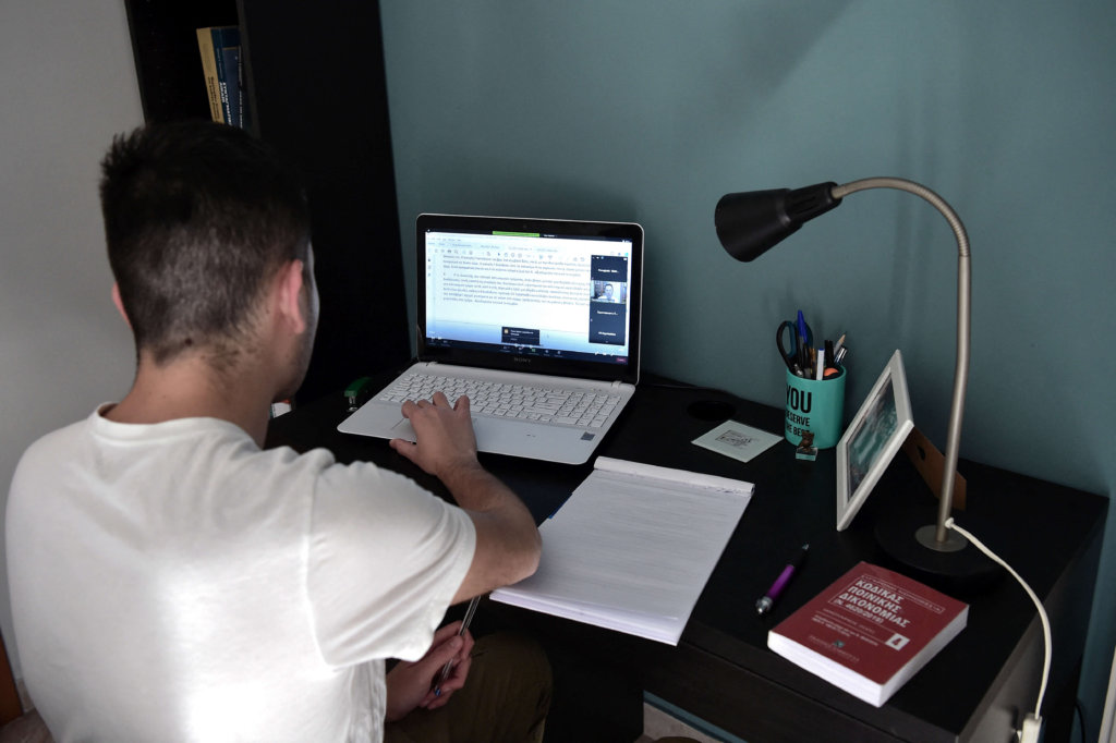 Exam Cheating Leads To University Corona Degrees In Greece