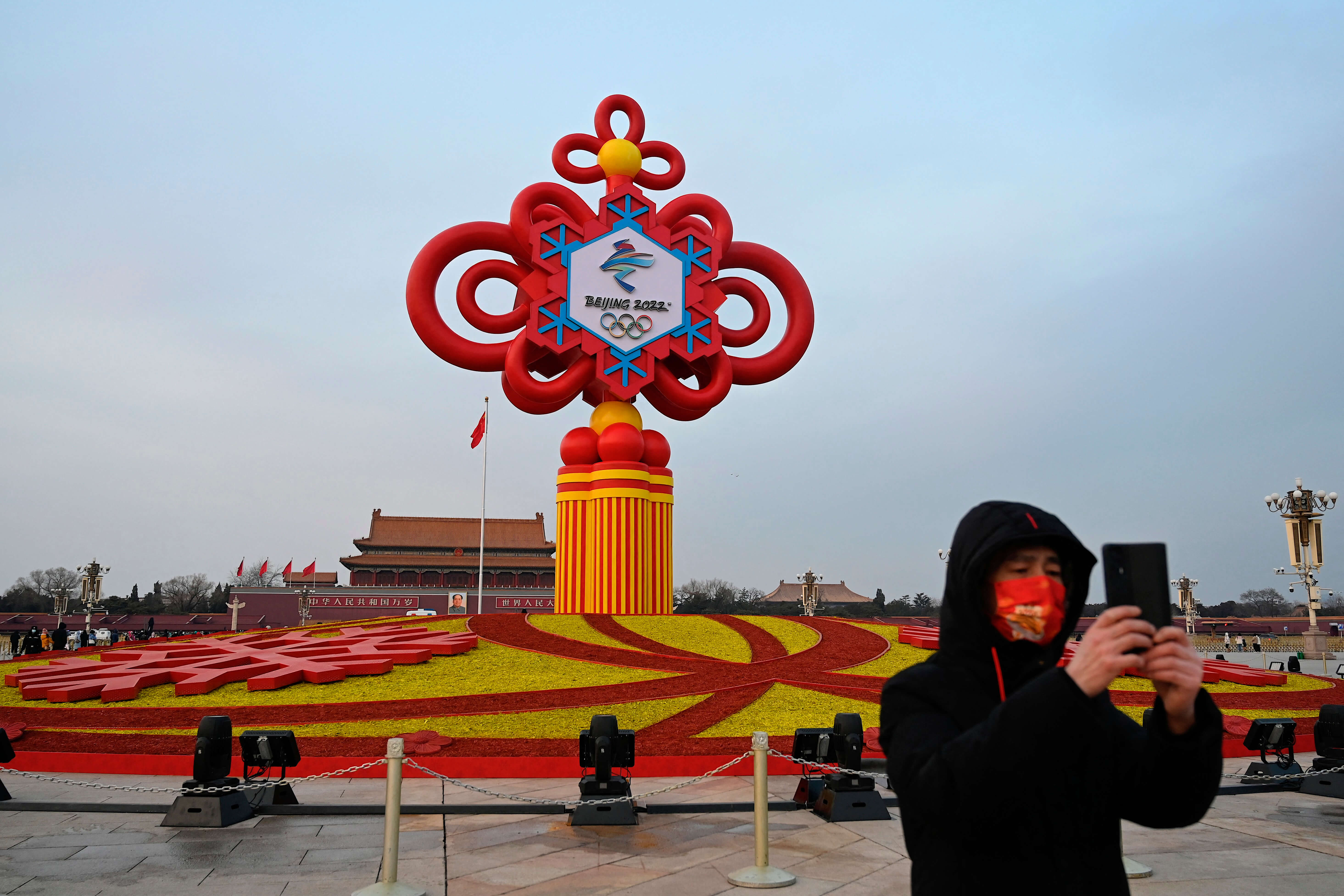 Ahead of the Winter Olympics, Beijing faces a dual-variant threat